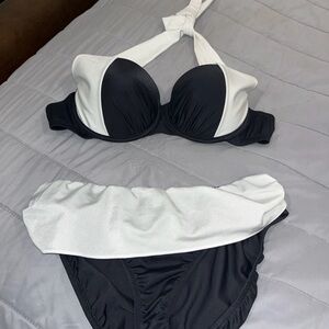 Venus Woman’s Black and White Size 12 Two Piece Swimsuit W/Adjustable Back Strap